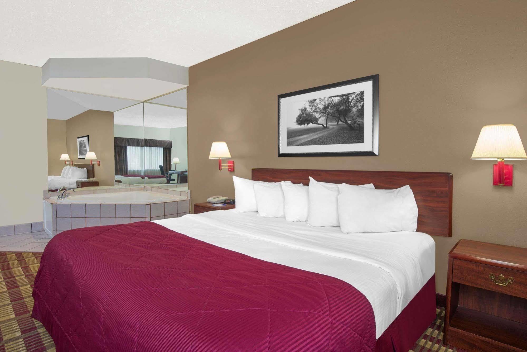 Baymont By Wyndham Boston Heights/Hudson酒店 外观 照片