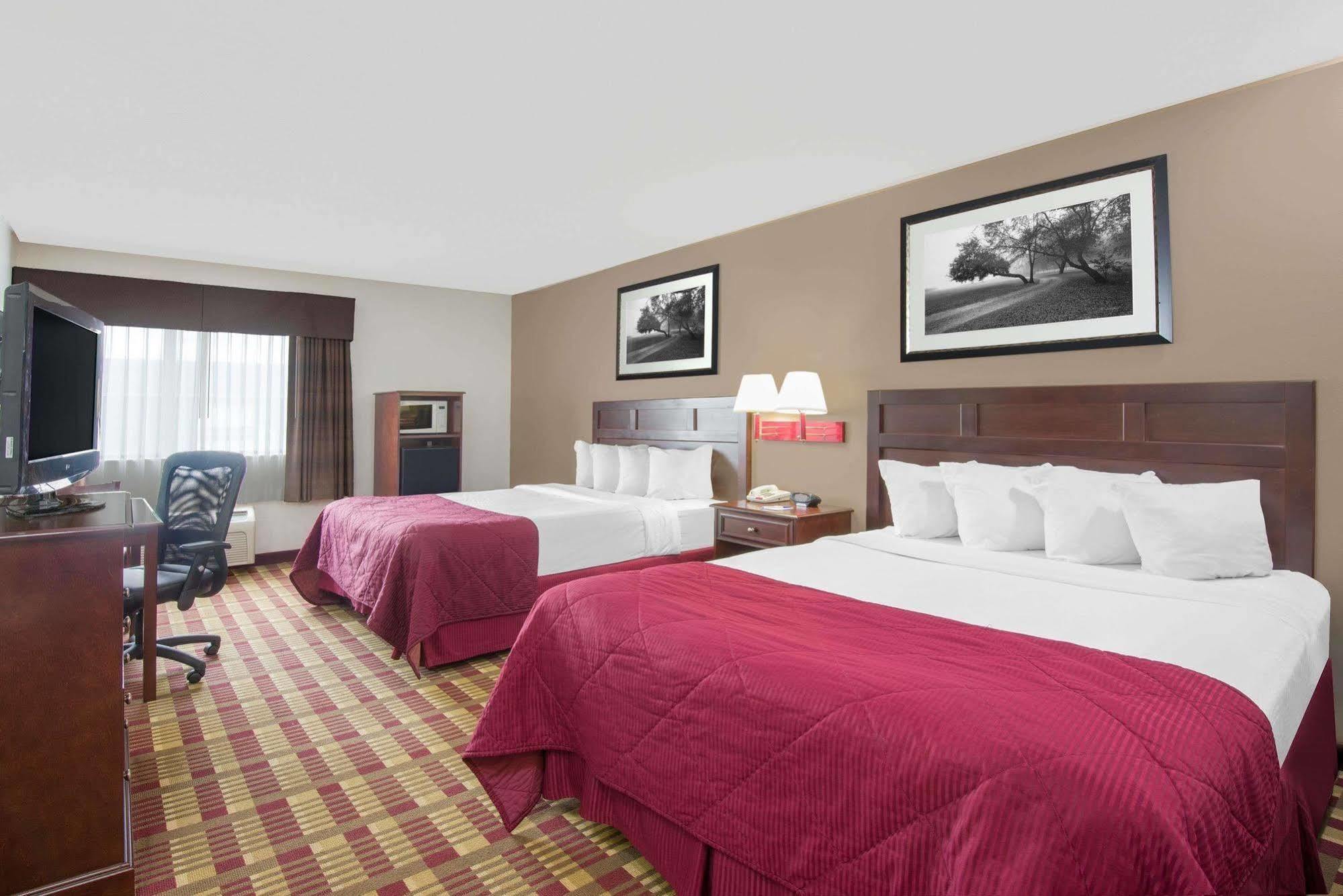 Baymont By Wyndham Boston Heights/Hudson酒店 外观 照片