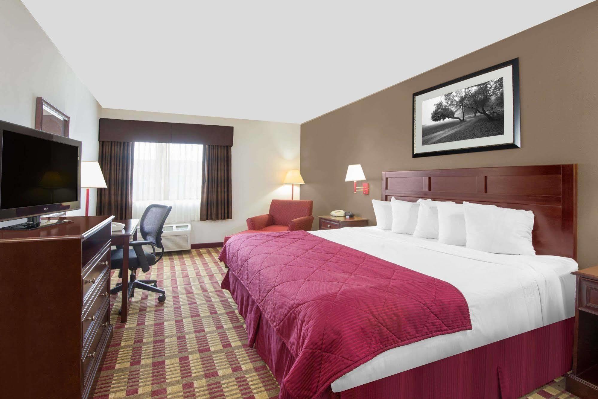Baymont By Wyndham Boston Heights/Hudson酒店 外观 照片